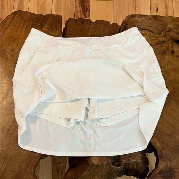 Nike White Women's Skort - Picture 6 of 7